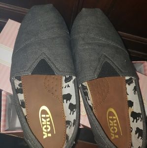 Yoki Dark Gray Flats